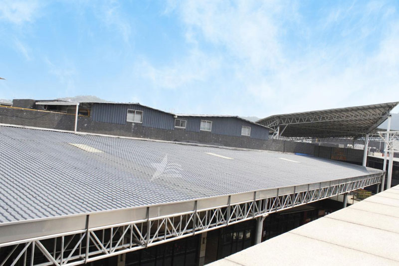 钢结构+合成树脂瓦屋面建筑体系在中国得到广泛应用